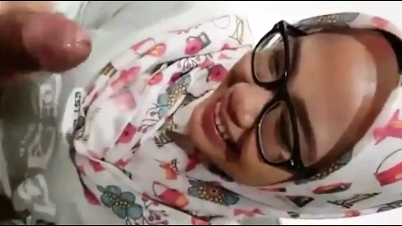 Muslim Hijab Girl Giving Head And Getting Jizzed