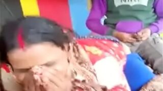 Sopir Truk Tua Ngentot Pelacur Desi Di Dalam Kabin Truknya