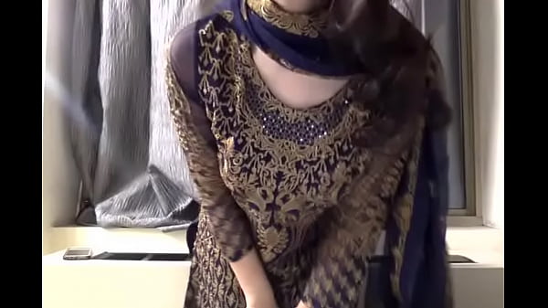 Goyang Hot Gadis India Di Depan Cermin