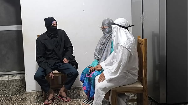 Pergaulan Intim Pasangan Arab! Pasangan Mesum Minta Nasihat Pada Pendeta Arab Lalu Berakhir Bercinta. Film Panas Arab-latin.