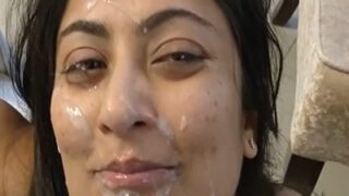 Cowok Digojlok Dan Muncratin Muka Ceweknya Yang Doyan Ngesex