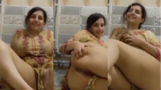 Memek Basah Cewek Pakistan Montok Ngangkang Di Kamar Mandi