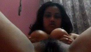 Video Panas Cewek Seksi West Bengal Main Sendiri, Bikin Makin Greget.