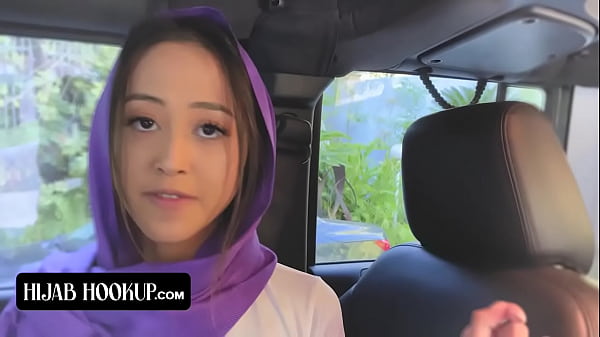Gadis Muslim Alexia Anders Menyelinapkan Pacarnya Demi Kenikmatan Terlarang Dan Ketahuan Ayah