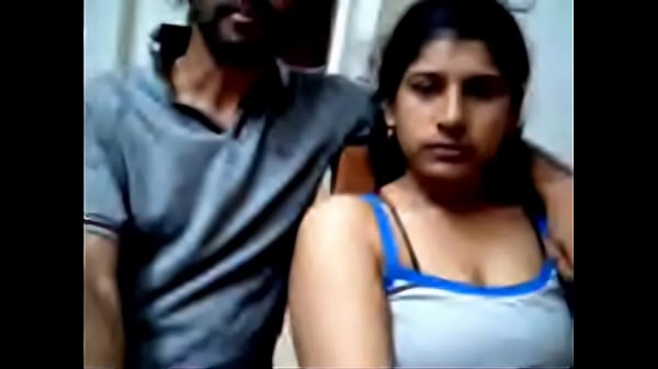 Desi Pasangan Doyan Pamer Tubuh Di Webcam, Bikin Makin Panas.