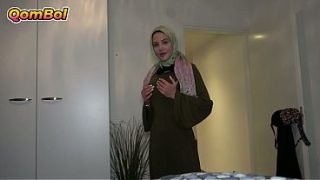 Abang, Adik Tiri Pakai Hijab Lagi Horny, Ngajakin Ngewe Sebelum Nyokap-bokap Pulang.