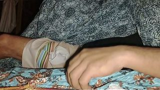 Malam Tadi Mama Tiri Gue Kasih Sensasi Enak Banget, Gue Colokin Dua Jari Ke Memeknya Sampe Keluar Air.