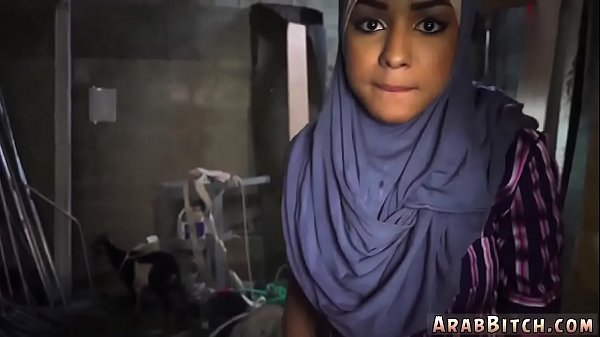 Cewek Arab Abg Sama Nenek-nenek Muslim Di Tkp Pantat Jatuh 23 Km Dari Kota.