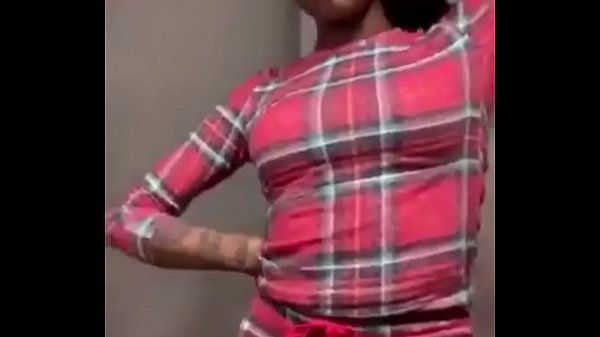Tante Asian Doll Goyangin Pantat Montoknya Di Ig Live Sambil Nyanyi Lagu Baru, Bibirnya Menggoda Banget