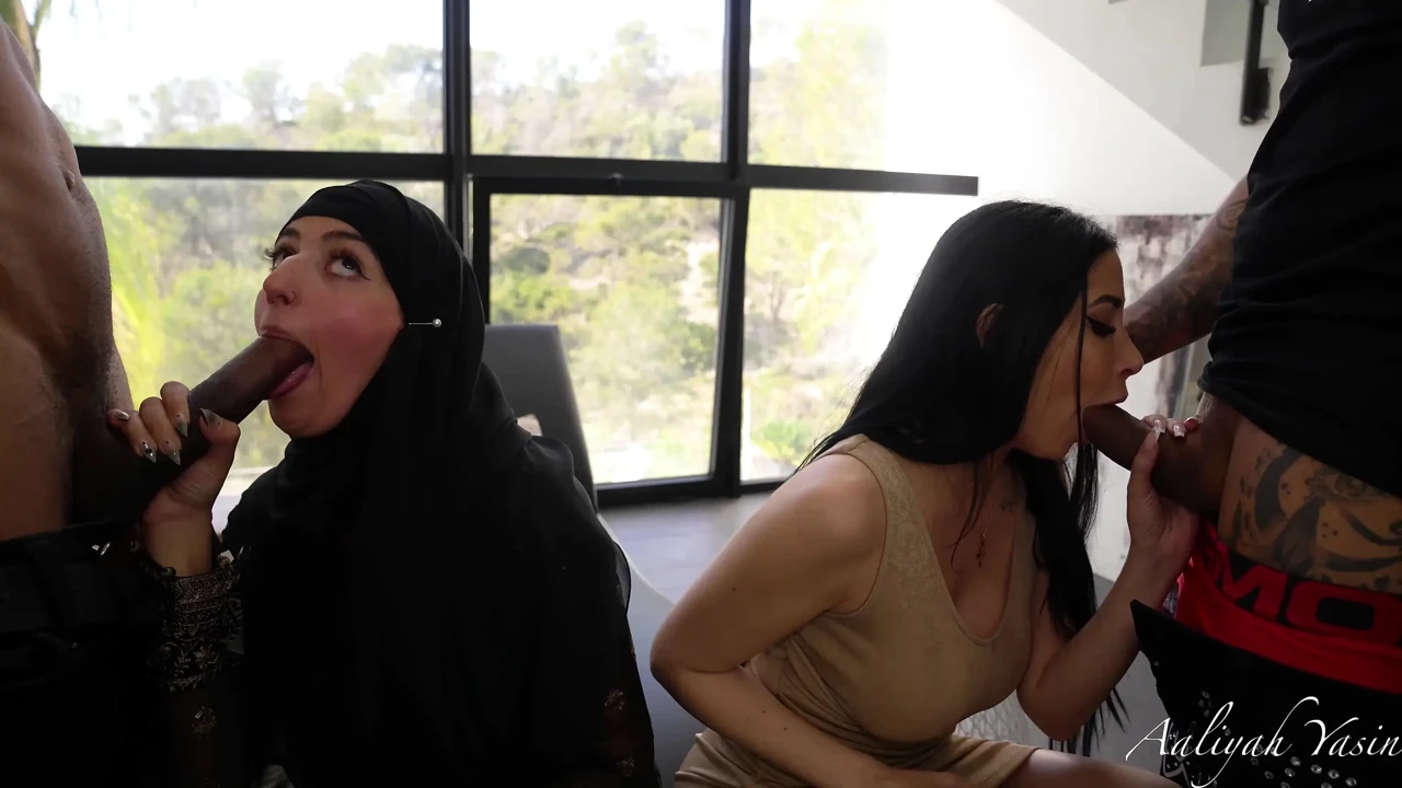 Muslim Wife Enjoys A Hardcore Foursome