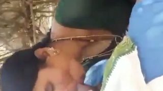 Gadis Desa India Ngeseks Di Luar, Mulut Basah Kencang Nikmatin Kontol