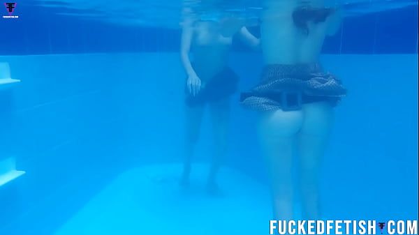 Yessica Bunny Dan Helen Star, Duo Nakal Bikin Basah Di Kolam Renang