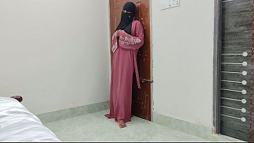 Hijab Lepas, Muka Merah, Pertama Kali Ngewe Di Kos Sampe Minta Ampun.