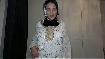 Pov – Ngewein Adik Tiri Muslimah Berhijab Romantis