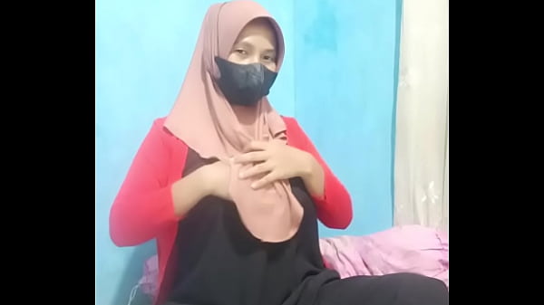 Gadis Hijab Ngewek Pakai Dildo Sampe Crot Keluar