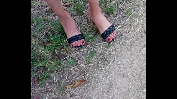 Ibu Arab Pelacur Hot Dengan Jari Kaki Seksi Dan Heels Bikin Makin Nafsu