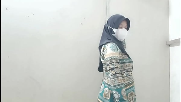 Ngentotin Istri Tetangga Pas Suaminya Cabut Kerja