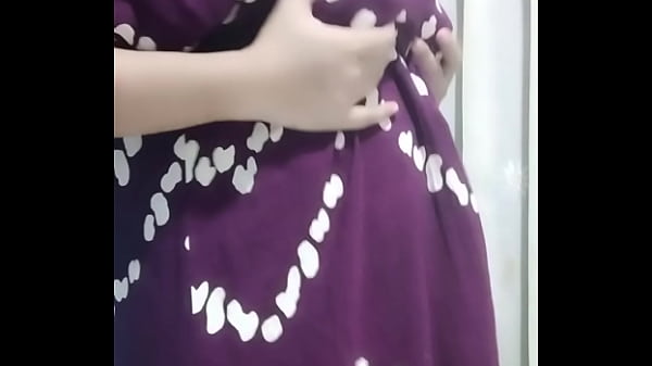 Bu Guru Berhijab Pamer Bagian Bawah Yang Basah