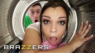 Brazzers – Jalanan Macet Parah, Cewek-cewek Nekat Ngewe Liar Bareng Bintang-bintang Terpanas