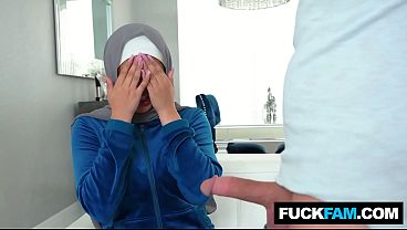 Tetangga Hijabku Kaget Lihat Kontol Gede, Sophia Leone Dan Nicky Rebel Bikin Panas