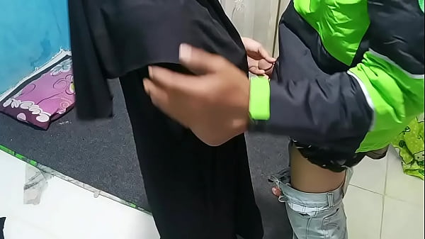 Ngentot Ojol Prank, Bikin Si Abang Tegang Dan Ngaceng