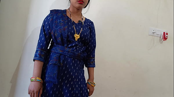 Desi Gao Ki Garmi Bhari Naukarani Ko Kutta Style Mein Chodte Hue, Hindi Mein Saaf Awaaz Mein Dard Bhari Chikhein