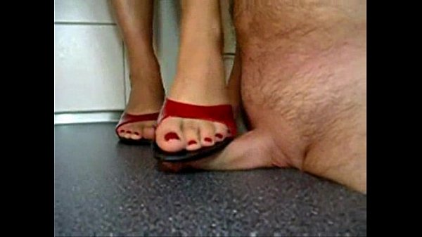 Bhabhi India Seksi Injak-injak Kontol Devar Sampai Merah