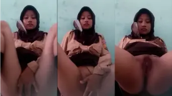 Bocil Pake Seragam Pramuka, Ngocok Di Kelas Sampe Basah.