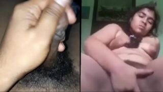 Cewek Cantik Lagi Main Timun India, Basah Kuyup Penuh Gairah.