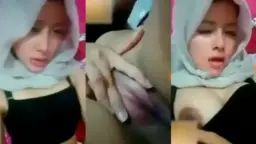 Hijab Seksi Ukthi Pamer Tetek Montok Bikin Ngiler.