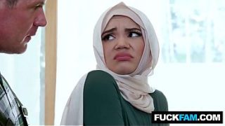 Ngentot Pertama Hijab Manis Sama Tukang Ledeng, Jason Sarcinelli & Naudi Nala Bikin Muncrat