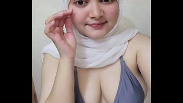 Hari-hari Awal Goyang Twerk Pakai Hijab, Bikin Makin Greget Dan Panas.