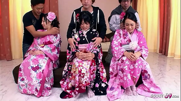 Pesta Seks Langka Bareng Tiga Cewek Jav Imut, Bulu Anunya Lebat Bikin Ngiler