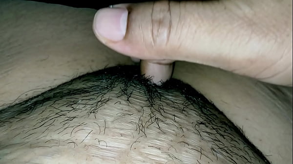 Ibu Tiri Bongsor Setuju Tidur Seranjang Dengan Anak Tiri, Malam Panas Penuh Nafsu.