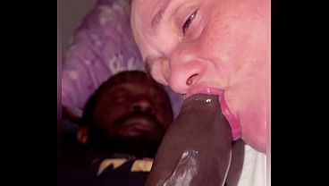 Ibu Tiri Ngentot Kontol Hitam Anak Tirinya Sambil Nenen