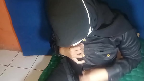Satpam Wanita Sange Berat Colmek Sendiri Sampe Muncrat Keluar Semua