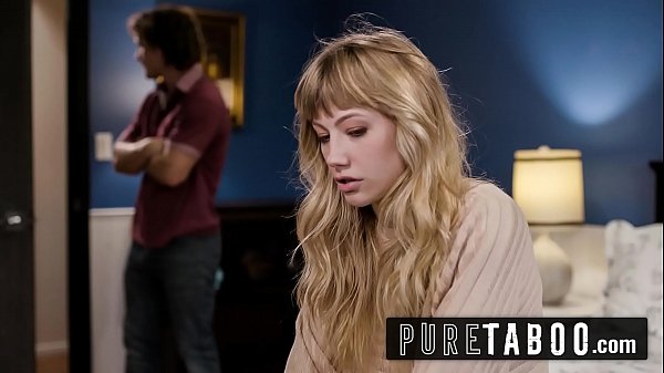 Ivy Wolfe Si Pirang Manis Pertama Kali Ngerasain Milik Sepupu Tiri.