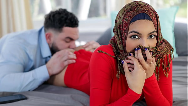 Kakak Tiri Mau Ngajarin Adik Hijabnya Beberapa Trik Panas Sebelum Nikah – Hijablust