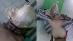 Ngentotin Bini Tetangga Montok Pake Mukena, Crot Di Dalem.