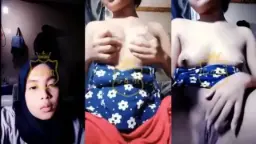 Putri Ukhti Lepas Hijab, Pamerin Memek Basah Dan Toket Montok