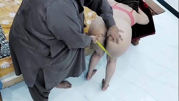 Bajigur, Penjahit Kampung Ngencrotin Cewek Gawar Pake Gaya Doggy, Pantatnya Gede Kayak Sapi, Kasar Dan Keras, Suara Hindi Romantis Bikin Makin Greget.