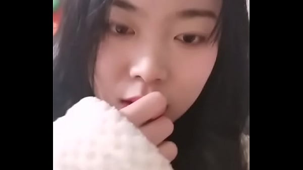 Gadis China Manis, Bikin Ngiler Pengen Cubit Pipinya Yang Mulus, Bibir Merah Ranum Siap Digigit