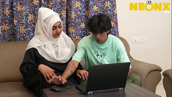 Hijab Cewek Ketahuan Bokep Sama Kakak Tiri