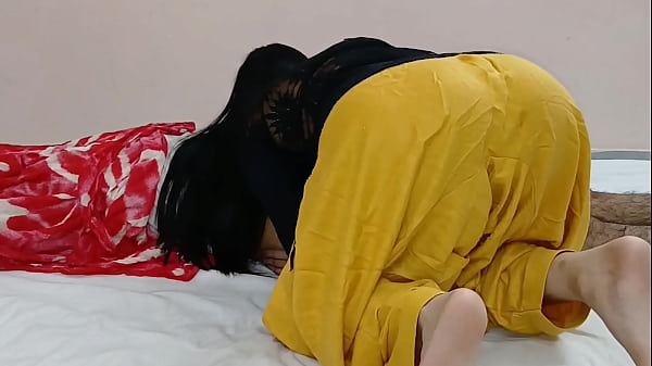 Bhabhi Lagi Haus, Memeknya Sempit Digenjot Ngebut Video Bokep Hindi.